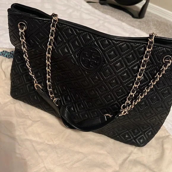 Authentic Tory Burch Black Purse - Picture 5 of 10
